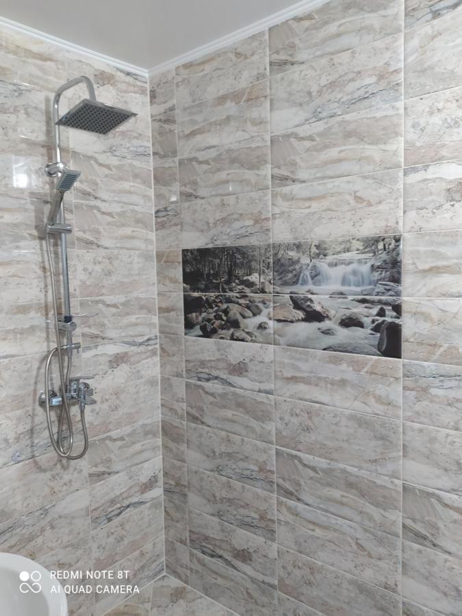 Вили Елеганс Сърница Luaran gambar